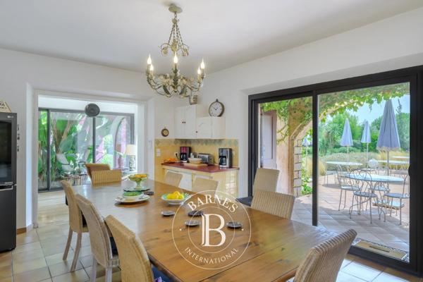 La Londe-les-Maures, Maison 11 Chambres -  500 m² à vendre
