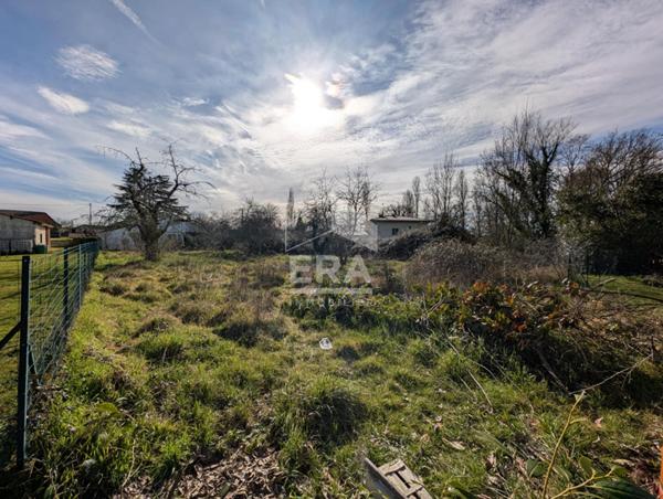 Terrain constructible à Montpon-Ménestérol 970 m2