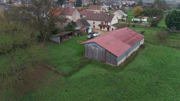 Corps de ferme à vendre à Farges les Chalon - Idéale pour les Amateurs de Nature !