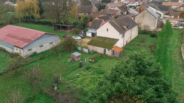 Corps de ferme à vendre à Farges les Chalon - Idéale pour les Amateurs de Nature !