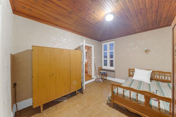 Corps de ferme à vendre à Farges les Chalon - Idéale pour les Amateurs de Nature !