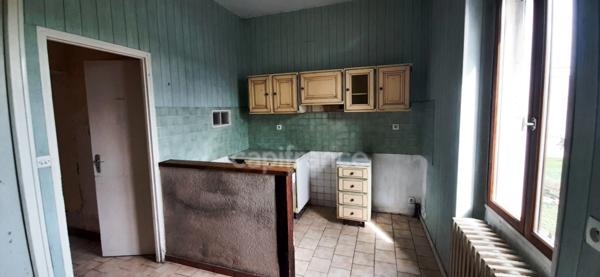 Dpt Sarthe (72), à vendre LUCHE PRINGE Appartement T3 de 64 m² - Terrain de 195,00 m² avec jardinet