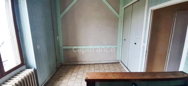Dpt Sarthe (72), à vendre LUCHE PRINGE Appartement T3 de 64 m² - Terrain de 195,00 m² avec jardinet