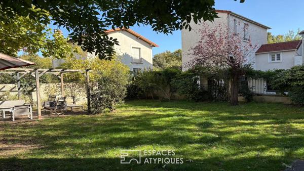 Terrain constructible en zone résidentielle en centre-ville