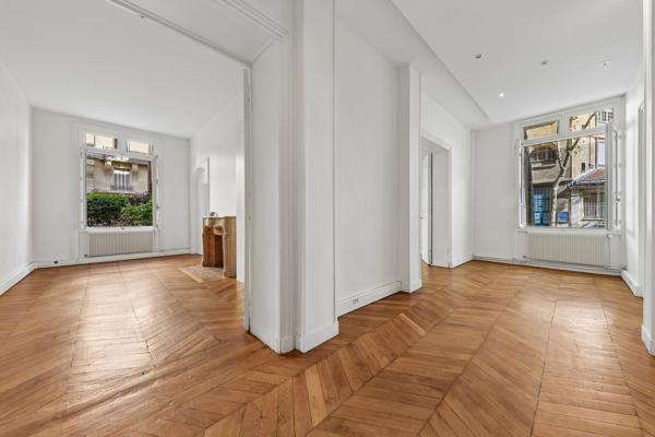 Vente Appartement de luxe Paris 7 6 Pièces 176 m²