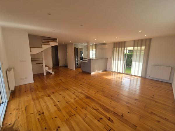 Maison 4 pièce(s) 3 chambre(s) 97 m²