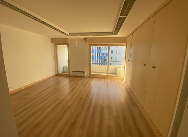 Appartement Dijon 4 pièce(s) 81.08 m2 + place de parking + cave