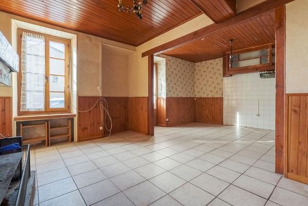 CARCASSONNE – VILLARDONNEL Maison en pierre T5 85m² sur la place avec vue dégagée