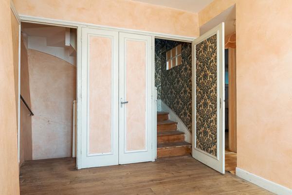 CARCASSONNE – VILLARDONNEL Maison en pierre T5 85m² sur la place avec vue dégagée
