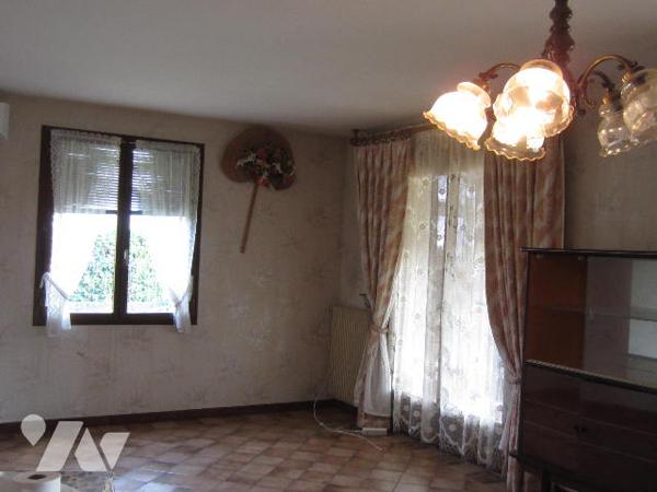 VILLA PLAIN-PIED avec GARAGE et JARDIN proche des commodités