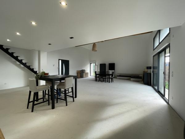 Forges-les-Bains (91470) Grange en pierres aménagée en 2024