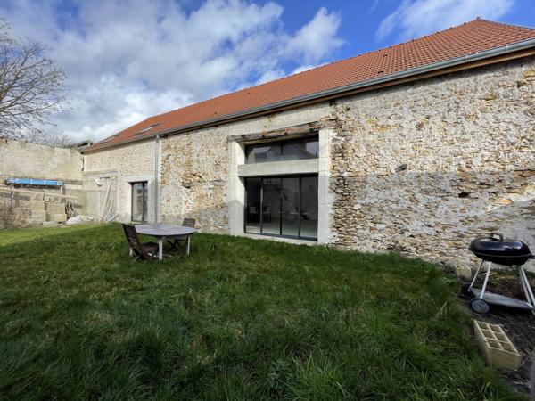 Forges-les-Bains (91470) Grange en pierres aménagée en 2024