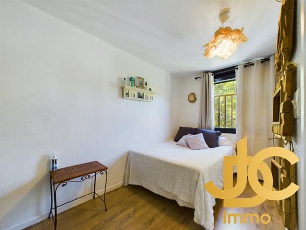 Appartement à ROCHEVILLE (06110)