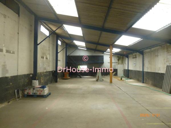 Parking / Box à vendre de 400 m²