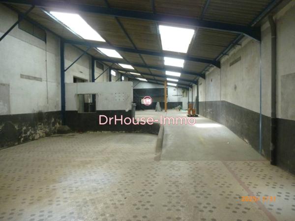 Parking / Box à vendre de 400 m²