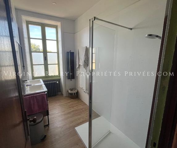 MAISON DE CHARME DE 155 M² HABITABLES AVEC PISCINE