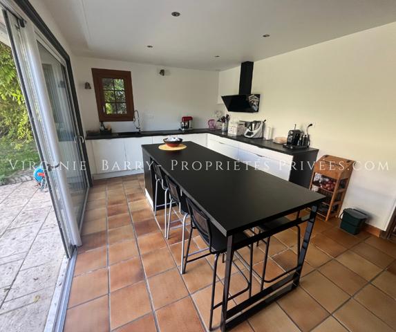 MAISON DE CHARME DE 155 M² HABITABLES AVEC PISCINE