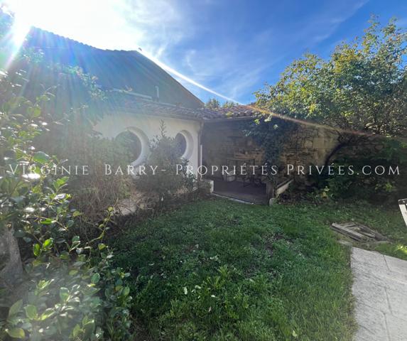 MAISON DE CHARME DE 155 M² HABITABLES AVEC PISCINE