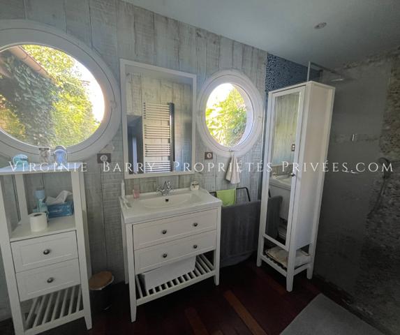 MAISON DE CHARME DE 155 M² HABITABLES AVEC PISCINE