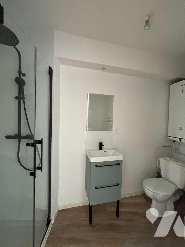 BAZEILLES - 1ER ETAGE - APPARTEMENT DE TYPE 1 BIS.

Idéalement situé en plein coeur du villag...