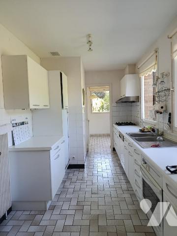 A VENDRE : FAMARS PAVILLON D'ARCHITECTE INDIVIDUEL SEMI PLAIN PIED
