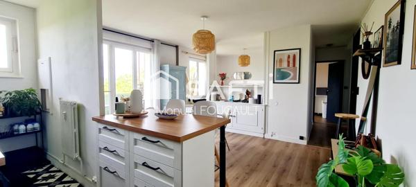Appartement type 4 de 62 m2 au 7ème étage sur 8 avec ascenseur-balcon-cave en sous-sol.