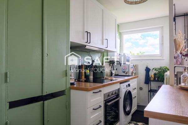 Appartement type 4 de 62 m2 au 7ème étage sur 8 avec ascenseur-balcon-cave en sous-sol.