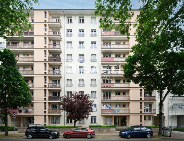 Appartement type 4 de 62 m2 au 7ème étage sur 8 avec ascenseur-balcon-cave en sous-sol.