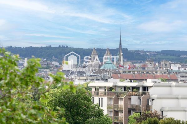 Appartement type 4 de 62 m2 au 7ème étage sur 8 avec ascenseur-balcon-cave en sous-sol.