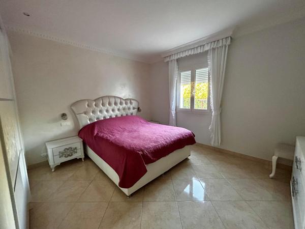 Villa familiale récente de 176m2 avec bureau - entrepôt professionnel