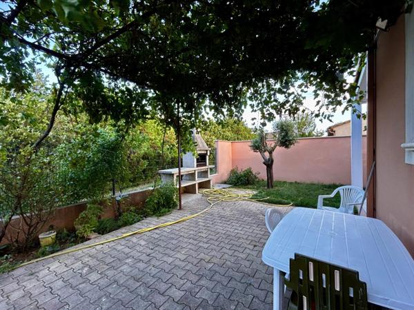 Villa familiale récente de 176m2 avec bureau - entrepôt professionnel