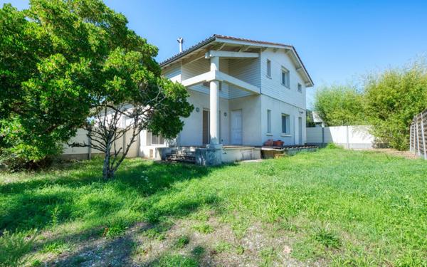 Maison à vendre    4 pièces •  Pessac