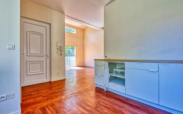 Maison à vendre    4 pièces •  Pessac