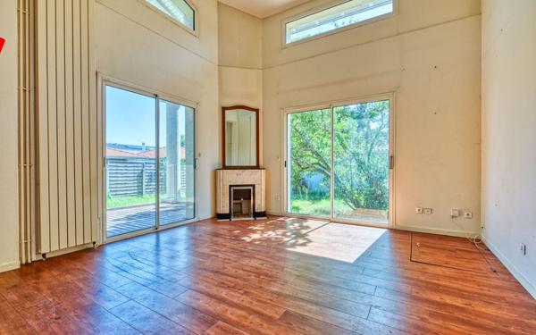 Maison à vendre    4 pièces •  Pessac