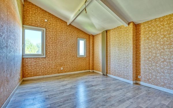 Maison à vendre    4 pièces •  Pessac