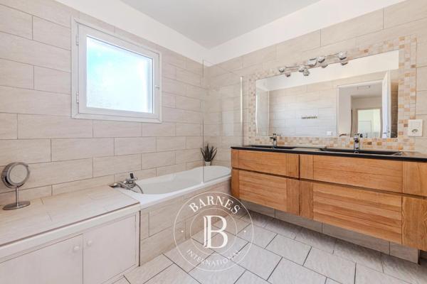 Aix-en-Provence, Maison de ville 4 Chambres -  152 m² à vendre