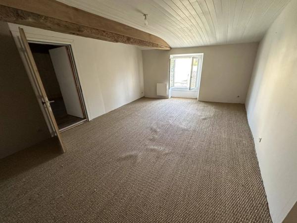 Vente immobilière : Maison à Bressuire  5 pièces 130 m² 157 501 €- GONORD IMMOBILIER.