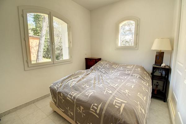 A VENDRE Maison 7 pièce(s) 325m² - DEPENDANCE - SOUS SOL - ATELIER - GARAGE - PISCINE