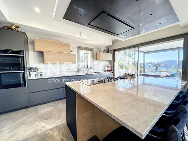 Villa 245m2 - Terrasse - Piscine - Garage