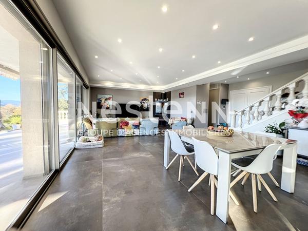 Villa 245m2 - Terrasse - Piscine - Garage