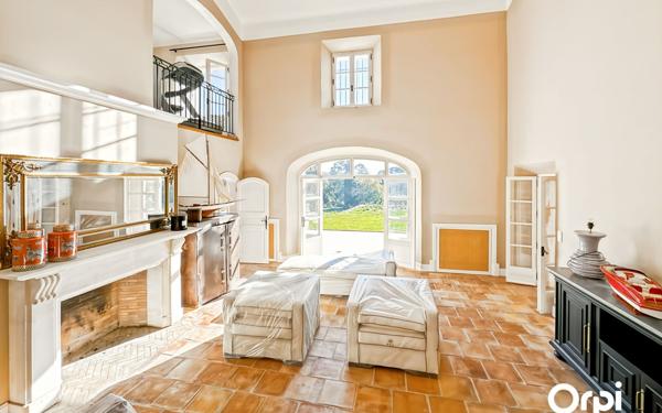 Maison à vendre    6 pièces •  Le Plan-de-la-Tour