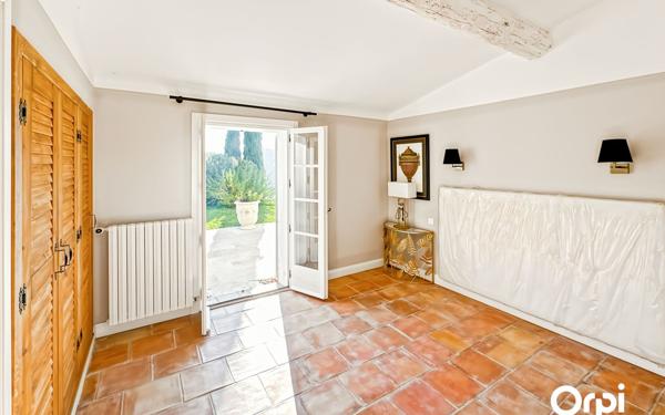 Maison à vendre    6 pièces •  Le Plan-de-la-Tour