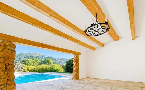 Maison à vendre    6 pièces •  Le Plan-de-la-Tour