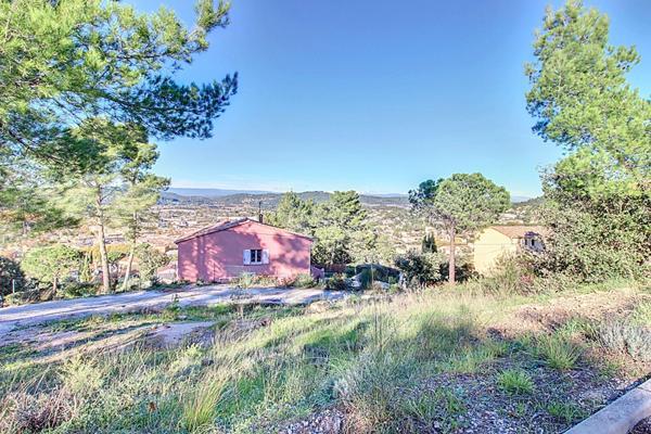 A VENDRE - Terrain Vidauban avec vue dégagée et permis de construire accordé