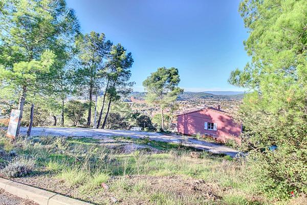 A VENDRE - Terrain Vidauban avec vue dégagée et permis de construire accordé