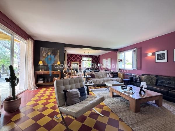 Maison
                                                                                                                                                                                                                                                                                                                        5 pièce(s)                                                                                                                                                                                                          4 chambre(s)                                                                                                                                                                                                          149  m²