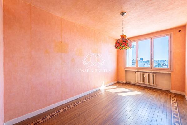 Grand T5 Familial de 107 m² en Dernier Étage avec Cave et garage – Lyon 3ème