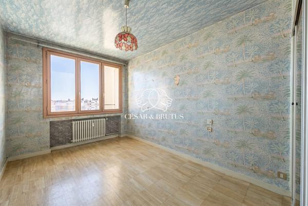 Grand T5 Familial de 107 m² en Dernier Étage avec Cave et garage – Lyon 3ème