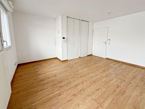 Merignac (33700) A vendre Appartement 1 pièce(s) 27 m2 dernier étage avec terrasse et parking sous-sol
