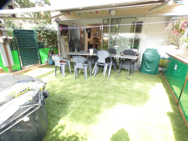 Pinède. Appartement 2 pièces avec terrasse